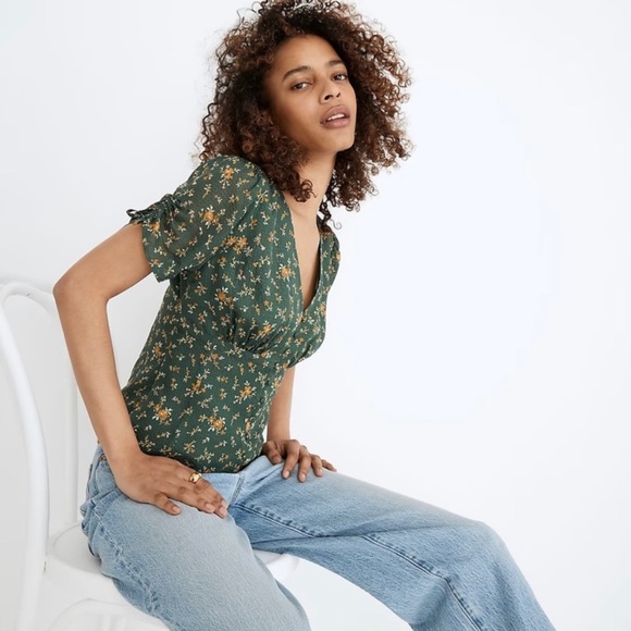 Madewell Tops - Madewell Silk Evie Tie-Sleeve Top in Fresh Sprigs